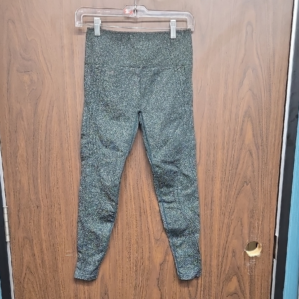 Fabletics Size M Dark Green and Silver High Rise Cropped Leggings